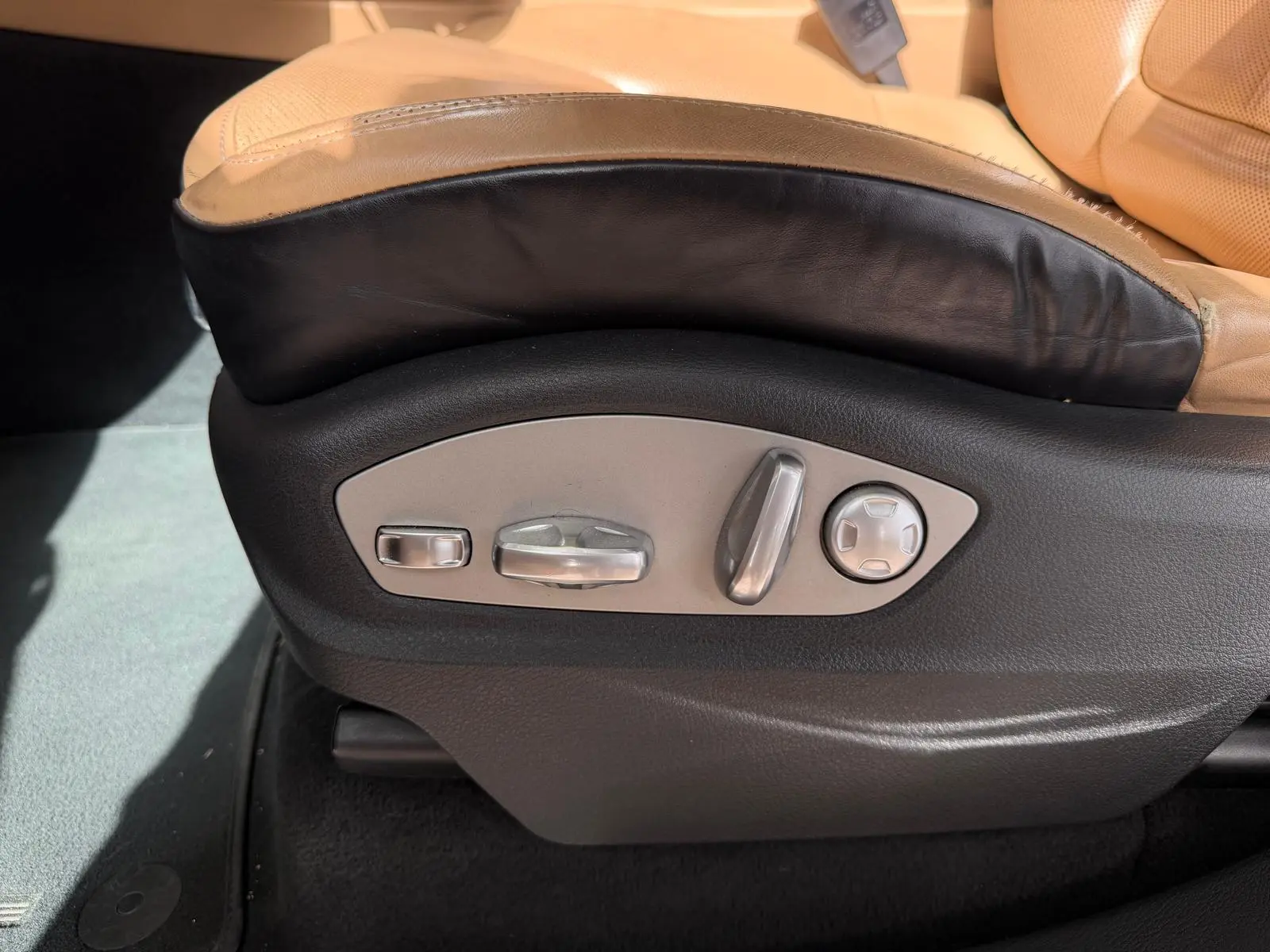 Porsche Cayenne S E-Hybrid Platinum Edition 25