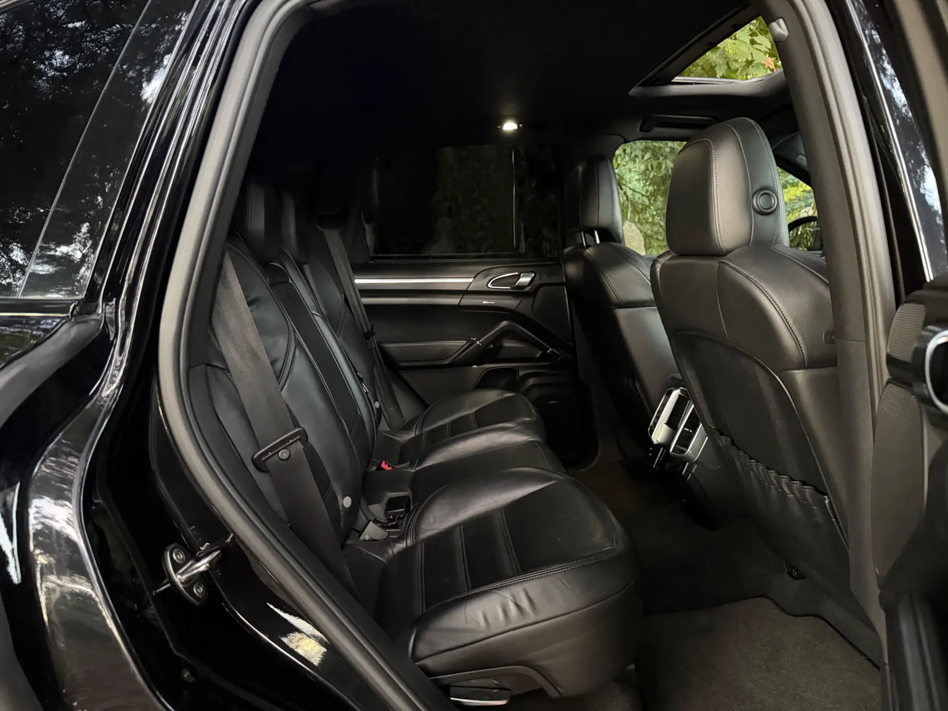 Porsche Cayenne Platinum Edition 34