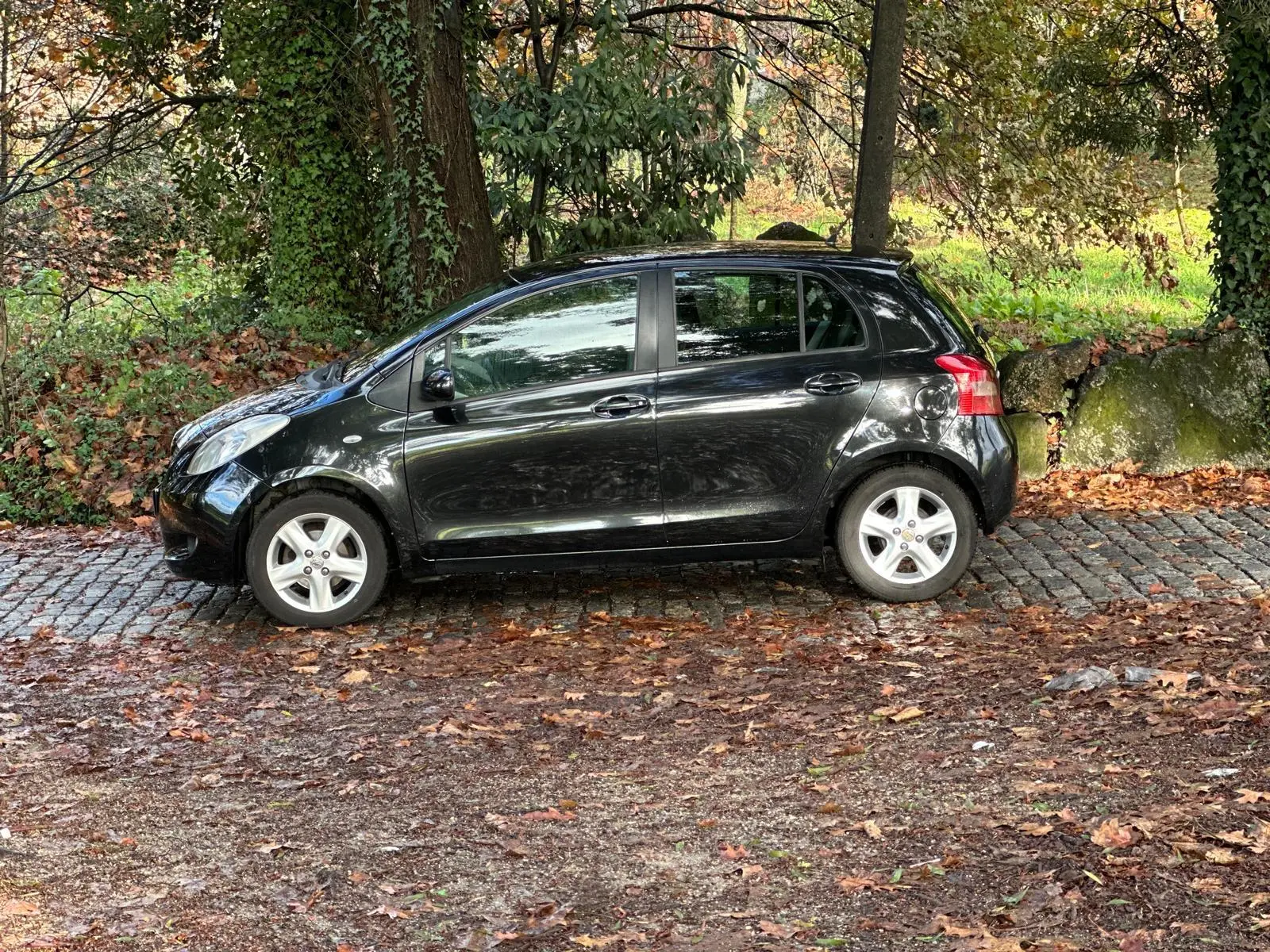 Toyota Yaris 1.0 VVT-i High Pack MM 9