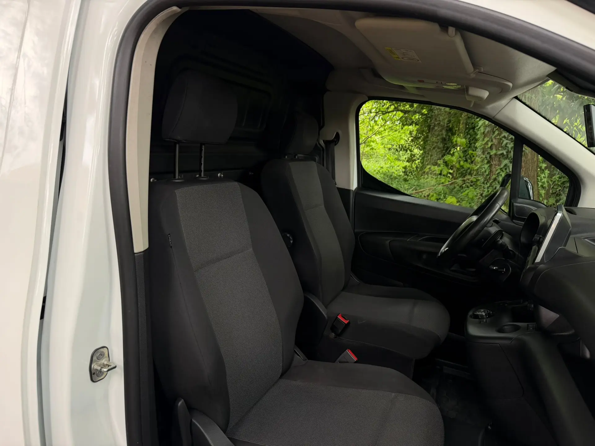 Citroen Berlingo 1.5 BlueHDi XL S&S EHZ EAT8 Control Variospace 23