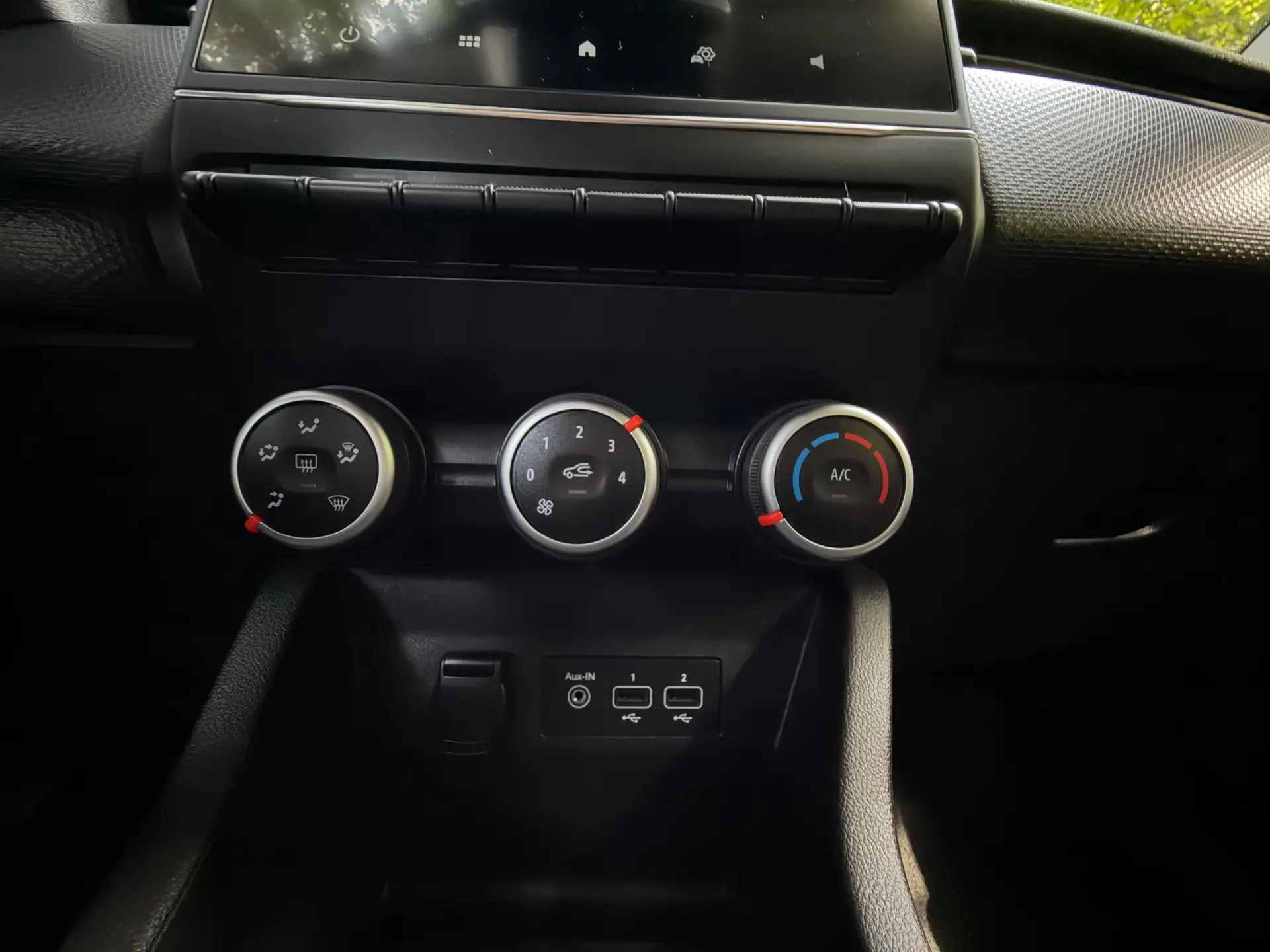 Renault Clio 1.0 TCe Intens Bi-Fuel 26