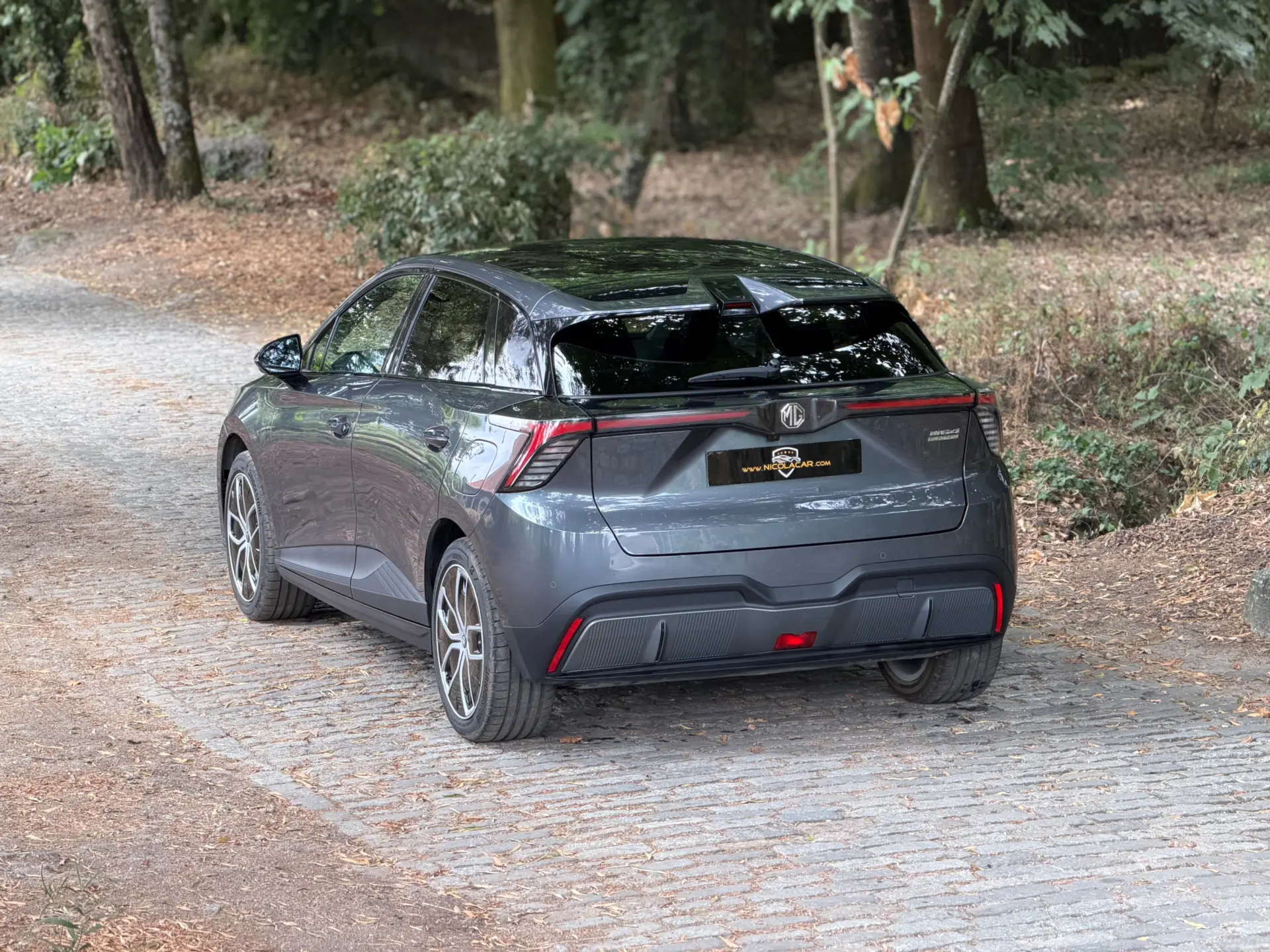 MG MG4 77 kWh Extended Range Luxury 34