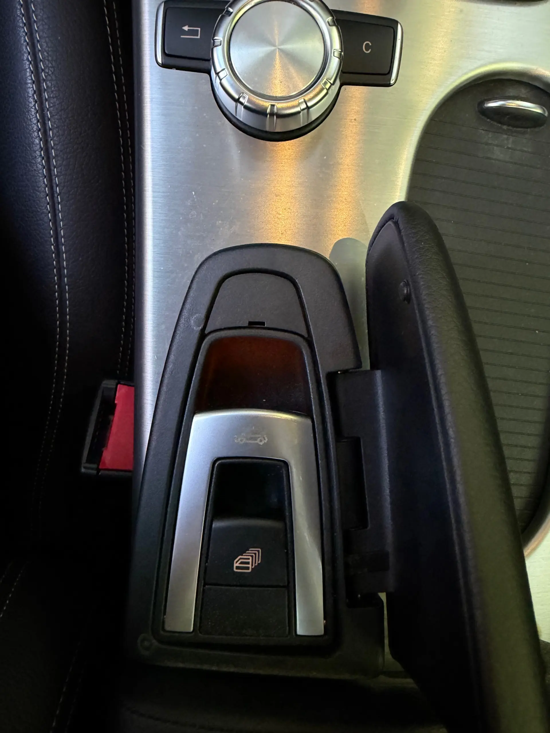 Mercedes-Benz SLK 200 Outro 37
