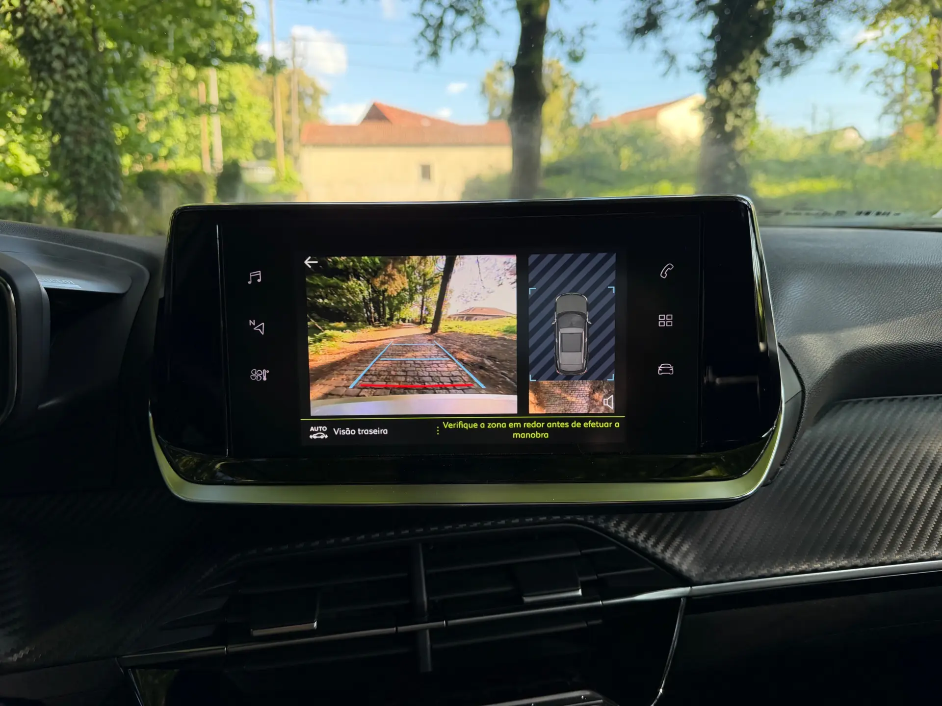 Peugeot 2008 1.2 PureTech Allure 16