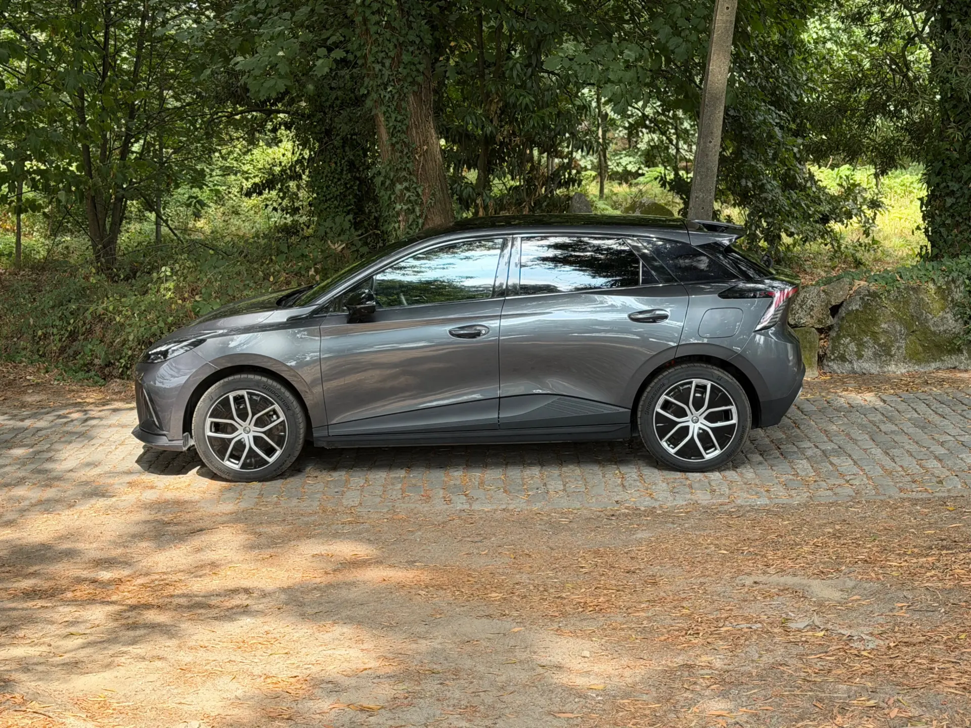 MG MG4 77 kWh Extended Range Luxury 39