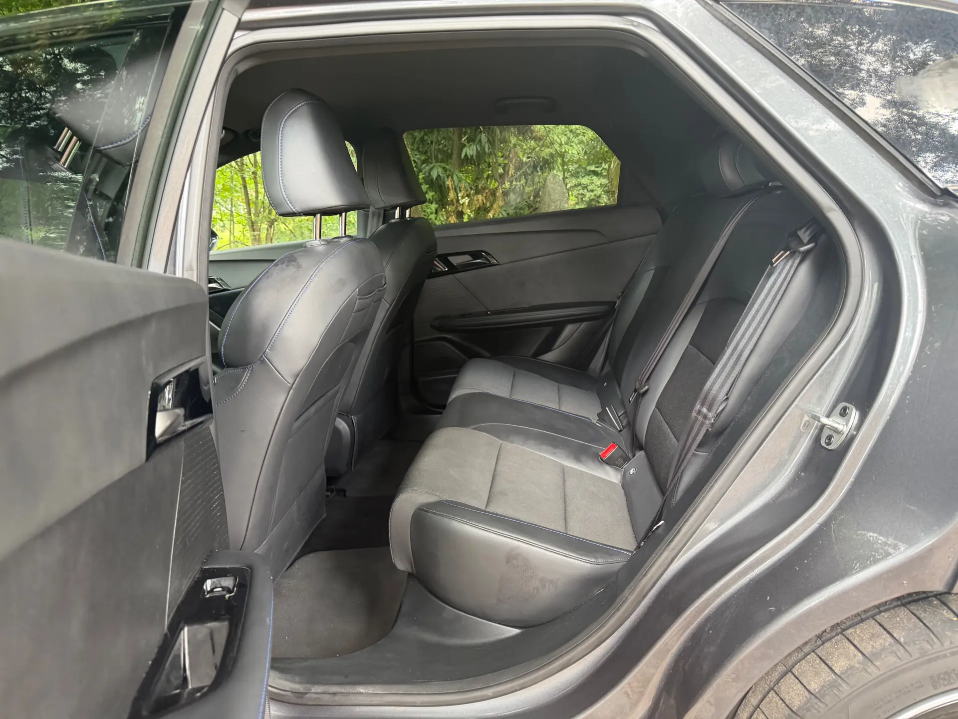 MG MG4 77 kWh Extended Range Luxury 29