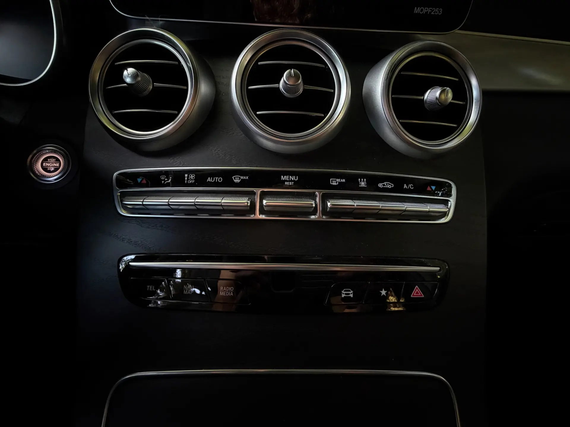 Mercedes-Benz GLC 300 de Coupé 4Matic 24