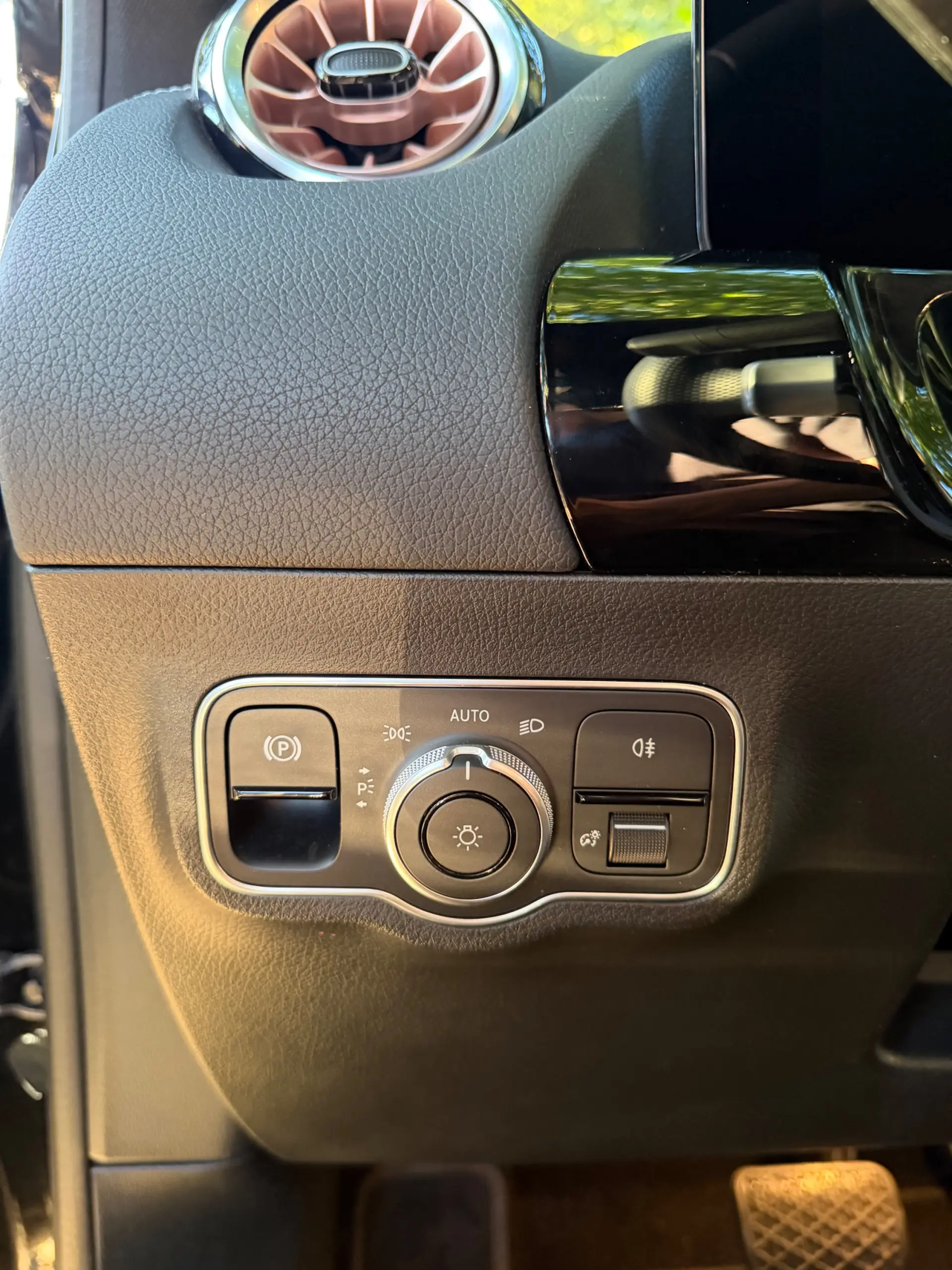 Mercedes-Benz EQA 300 4Matic AMG Line 33