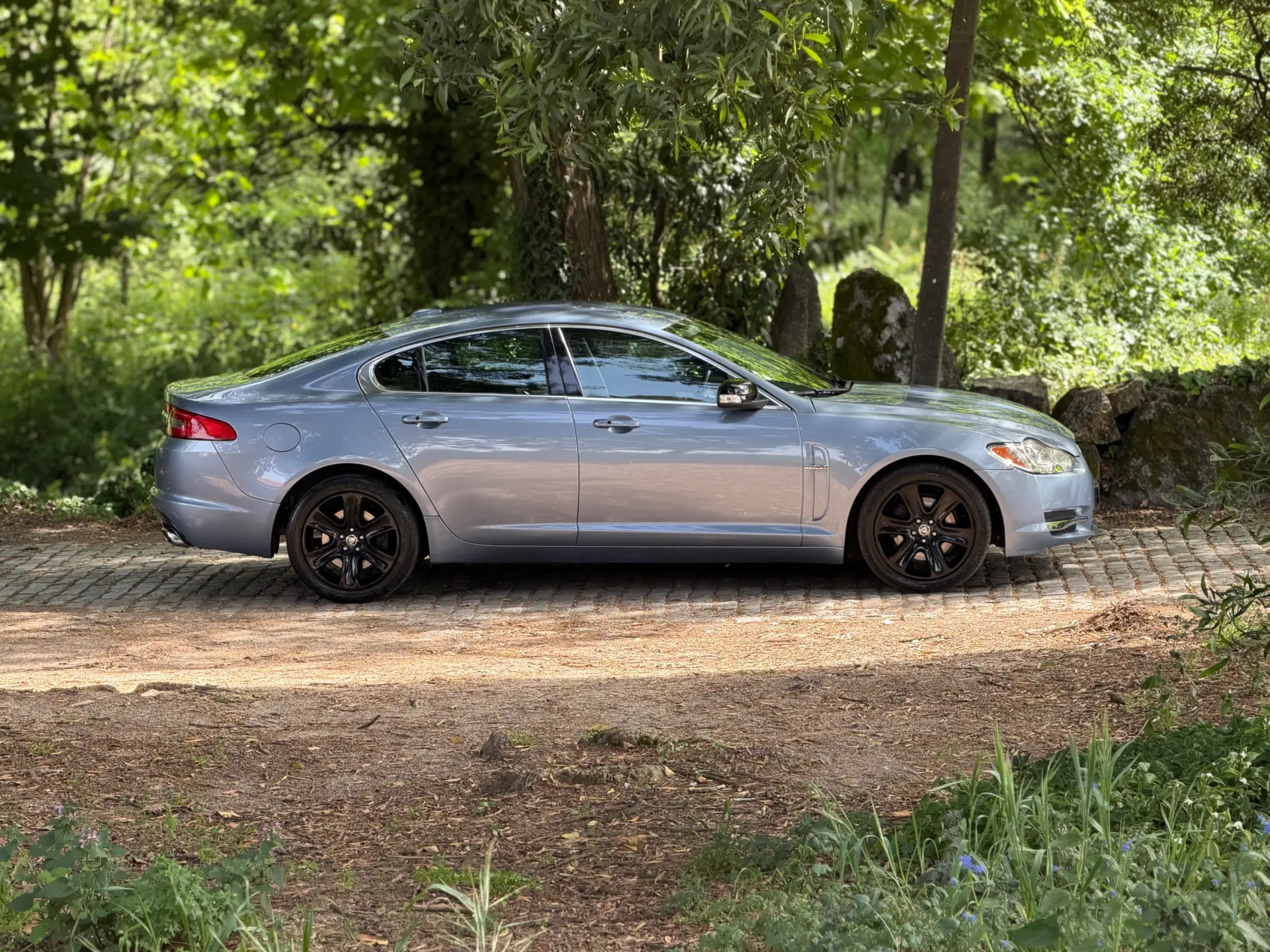 Jaguar XF 2.7 D V6 Premium Luxury 40