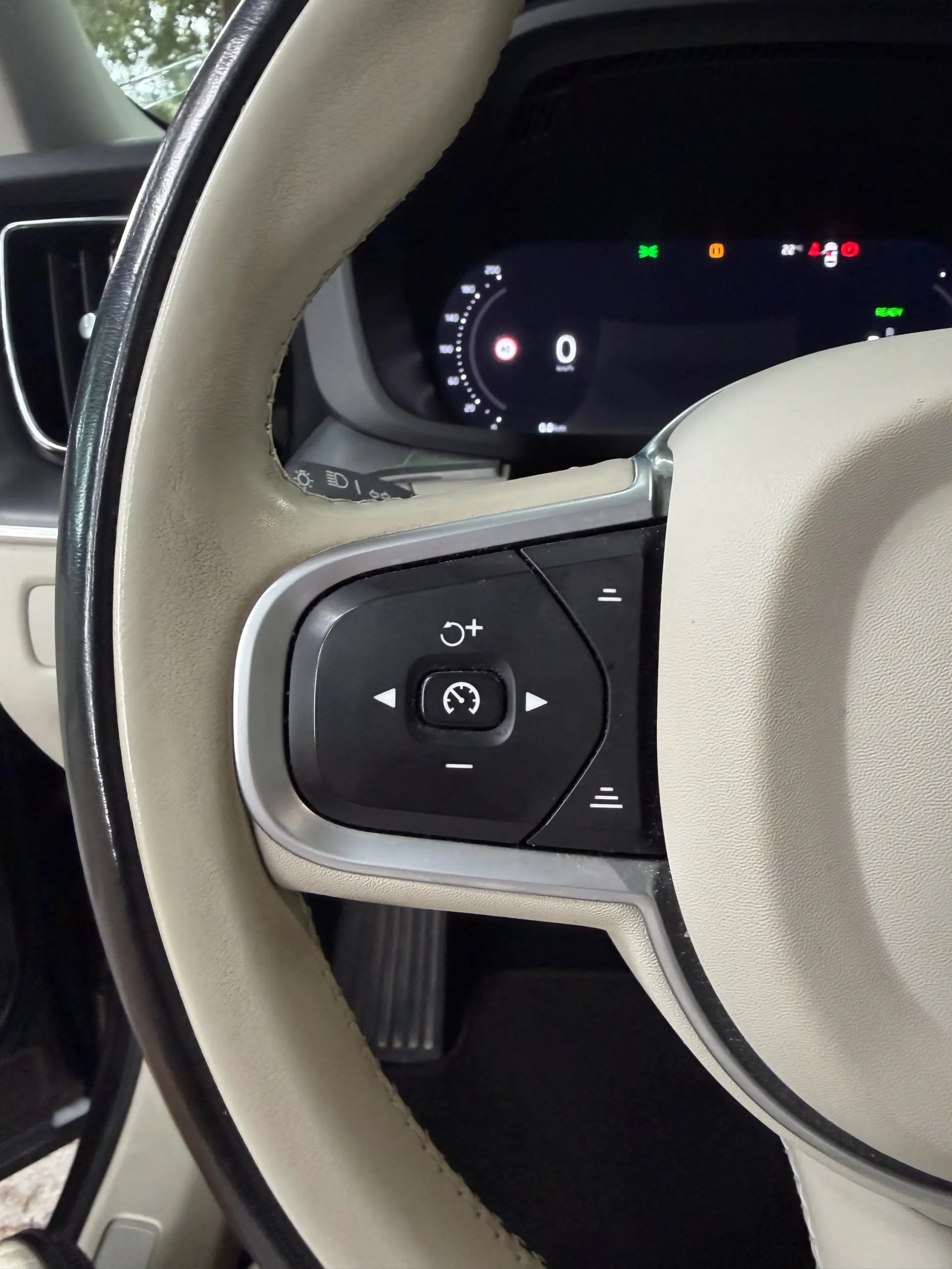 Volvo XC 60 2.0 T6 PHEV Inscription Expression AWD 18