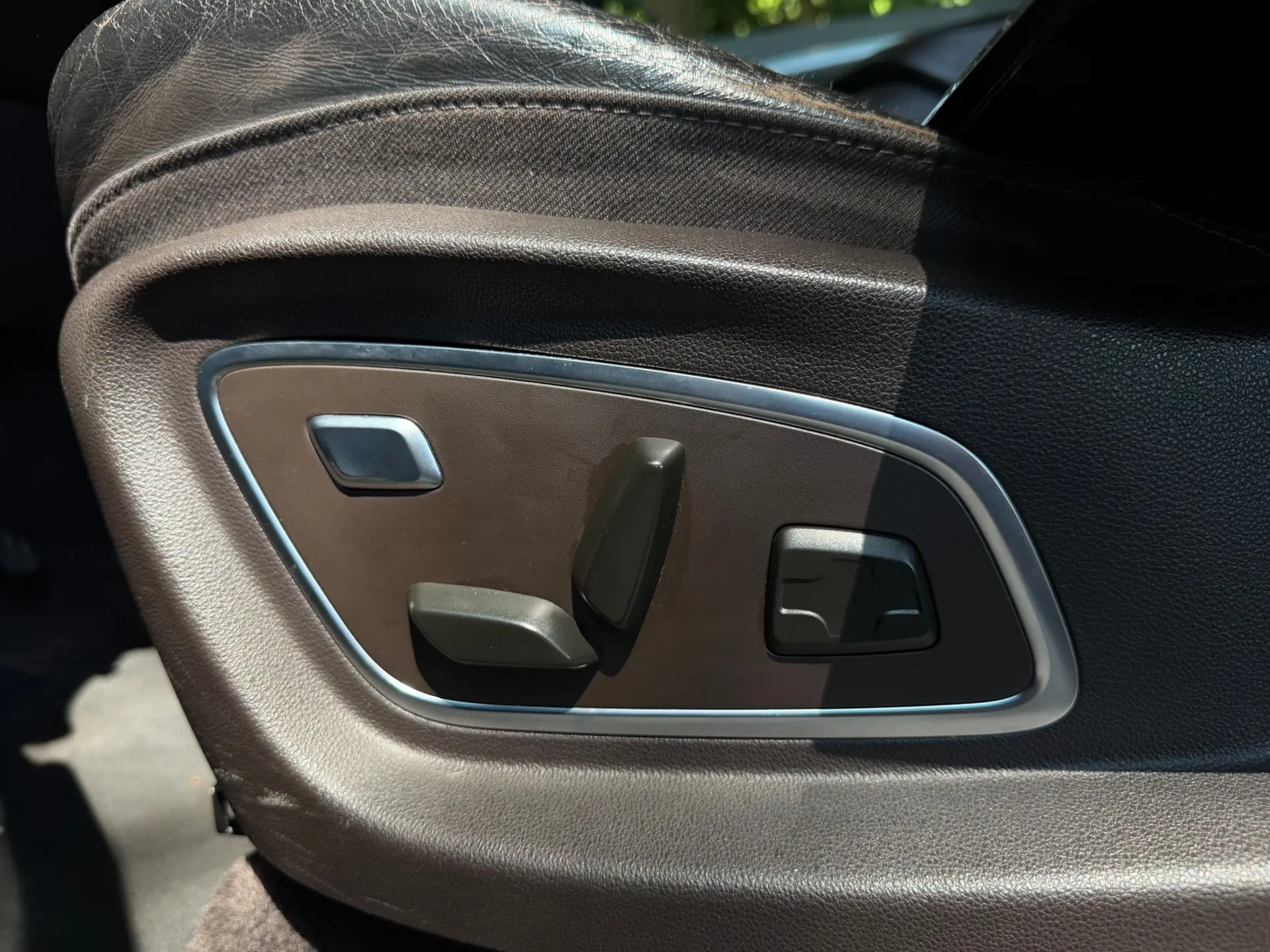 Renault Espace 1.6 dCi Initiale Paris EDC 28
