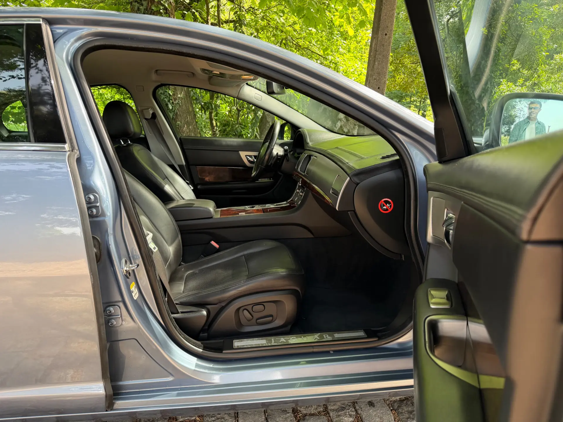 Jaguar XF 2.7 D V6 Premium Luxury 31