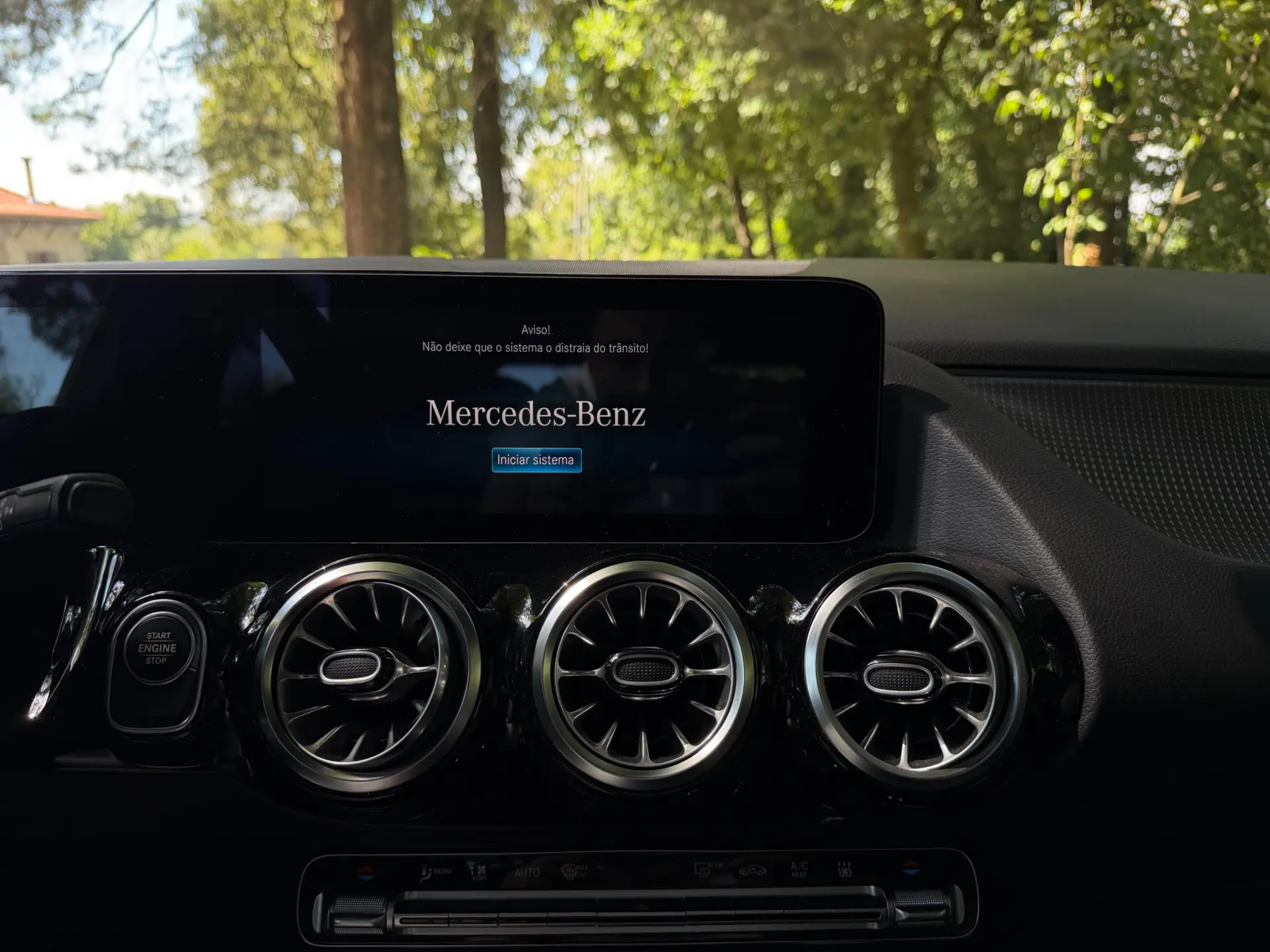 Mercedes-Benz GLA 250 e 8G-DCT Special Edition 38