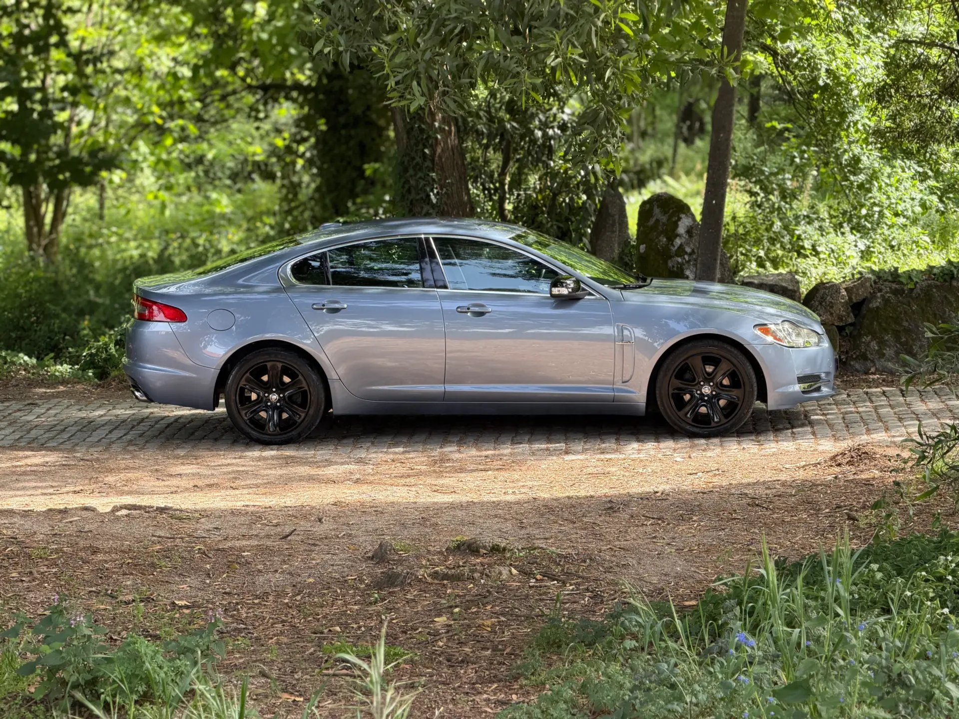 Jaguar XF 2.7 D V6 Premium Luxury 8