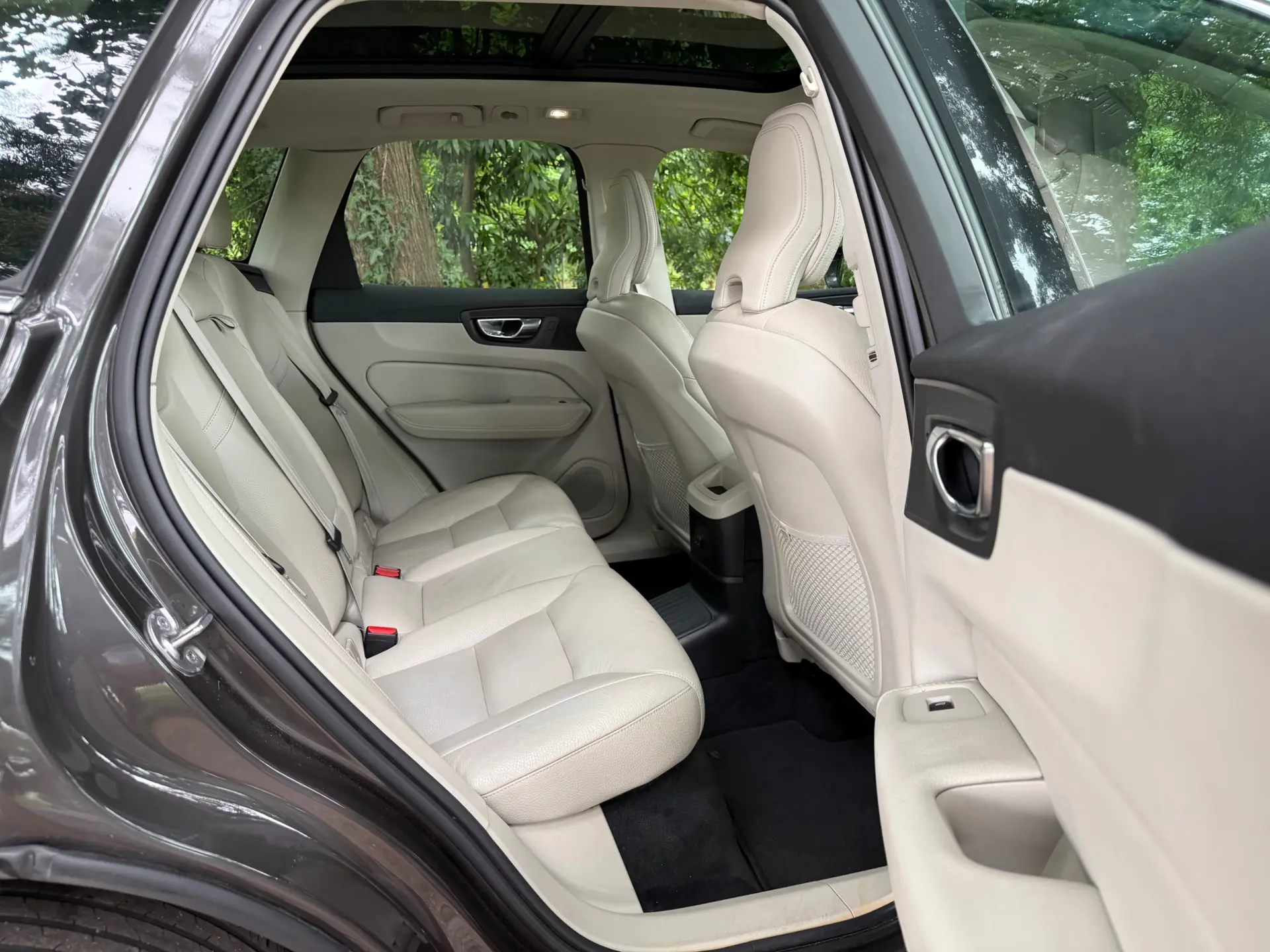 Volvo XC 60 2.0 T6 PHEV Inscription Expression AWD 31