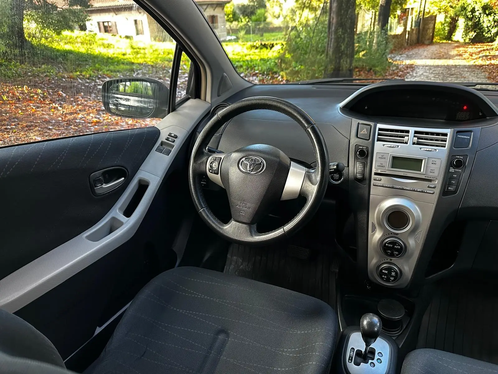 Toyota Yaris 1.0 VVT-i High Pack MM 17
