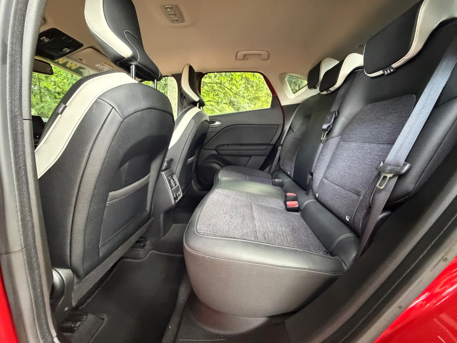 Renault Captur 1.0 TCe Exclusive 38
