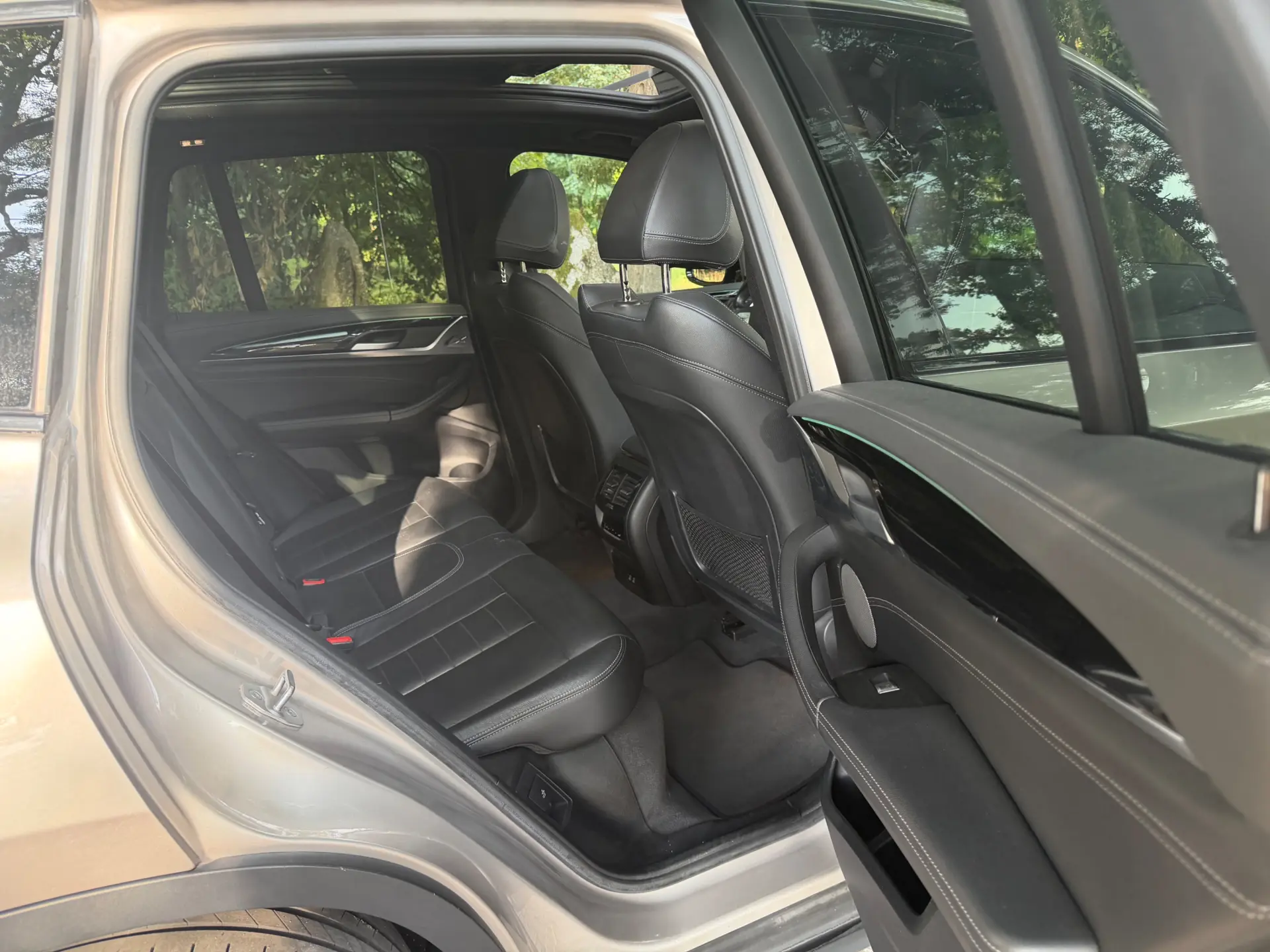 BMW iX3 M Sport Impressive 41