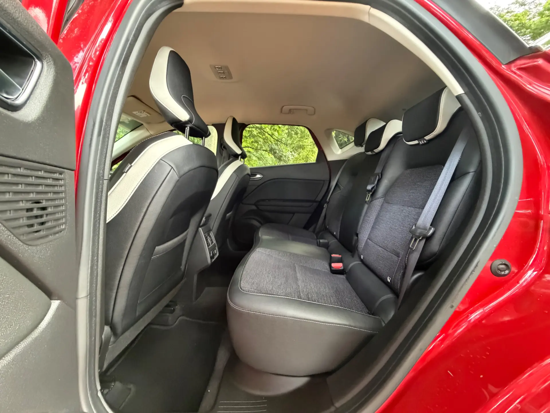 Renault Captur 1.0 TCe Exclusive 39