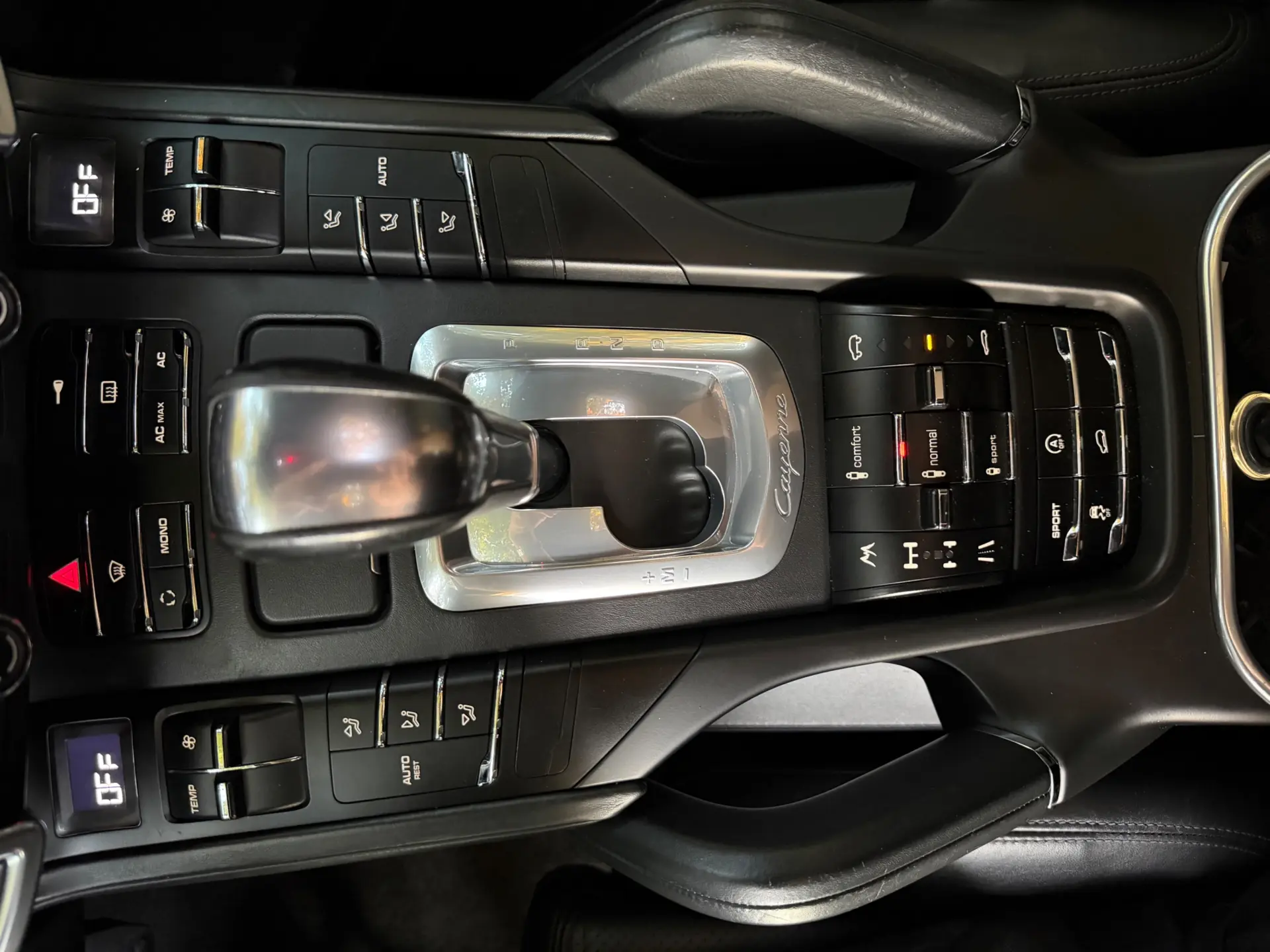 Porsche Cayenne Platinum Edition 45