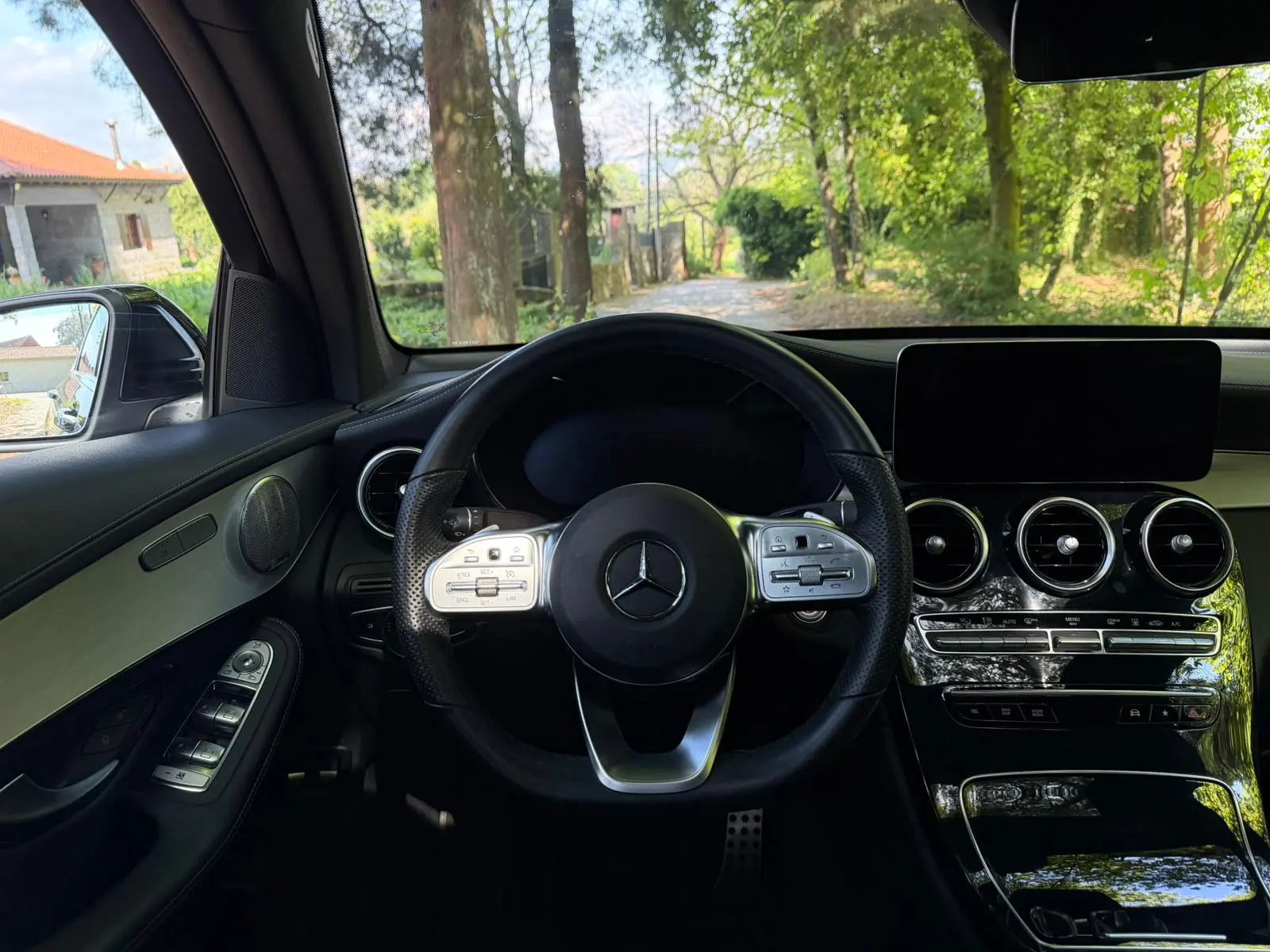 Mercedes-Benz GLC 300 e Coupé 4Matic 38