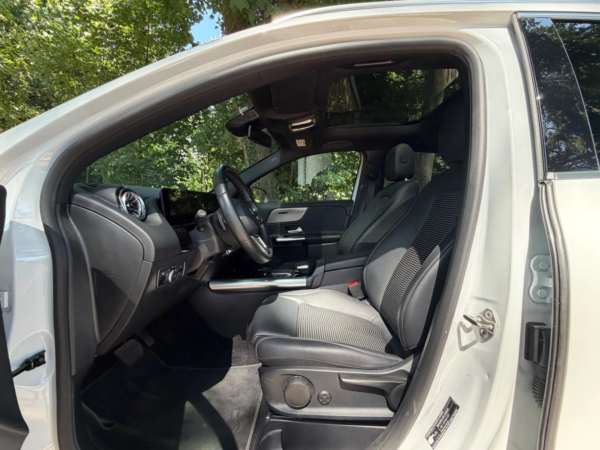 Mercedes-Benz GLA 250 e 8G-DCT Special Edition 46