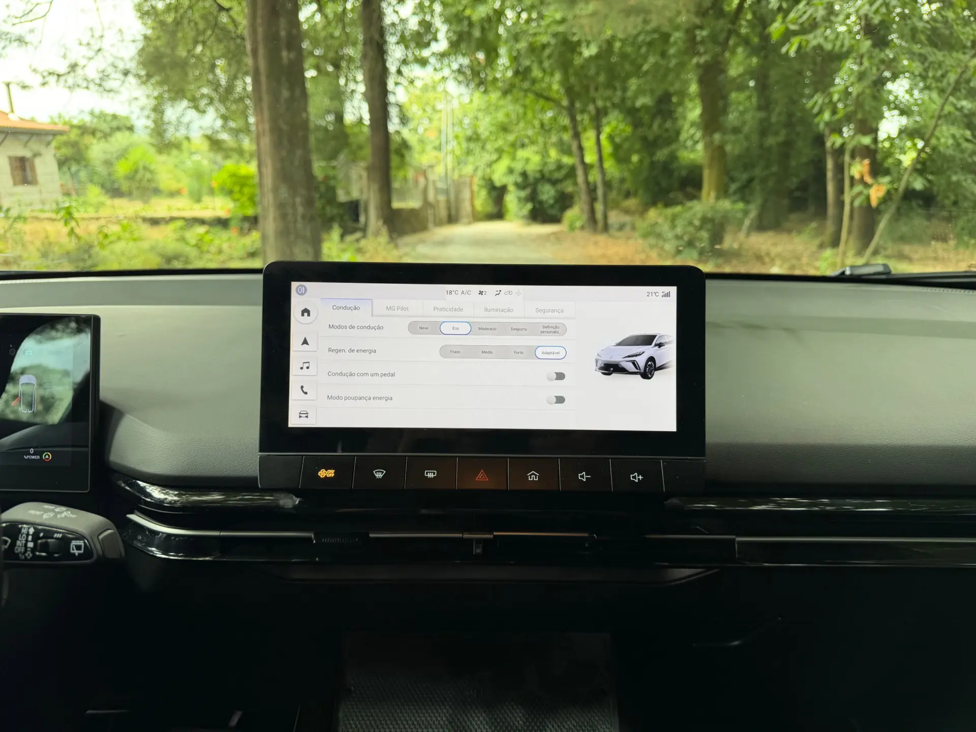 MG MG4 77 kWh Extended Range Luxury 23