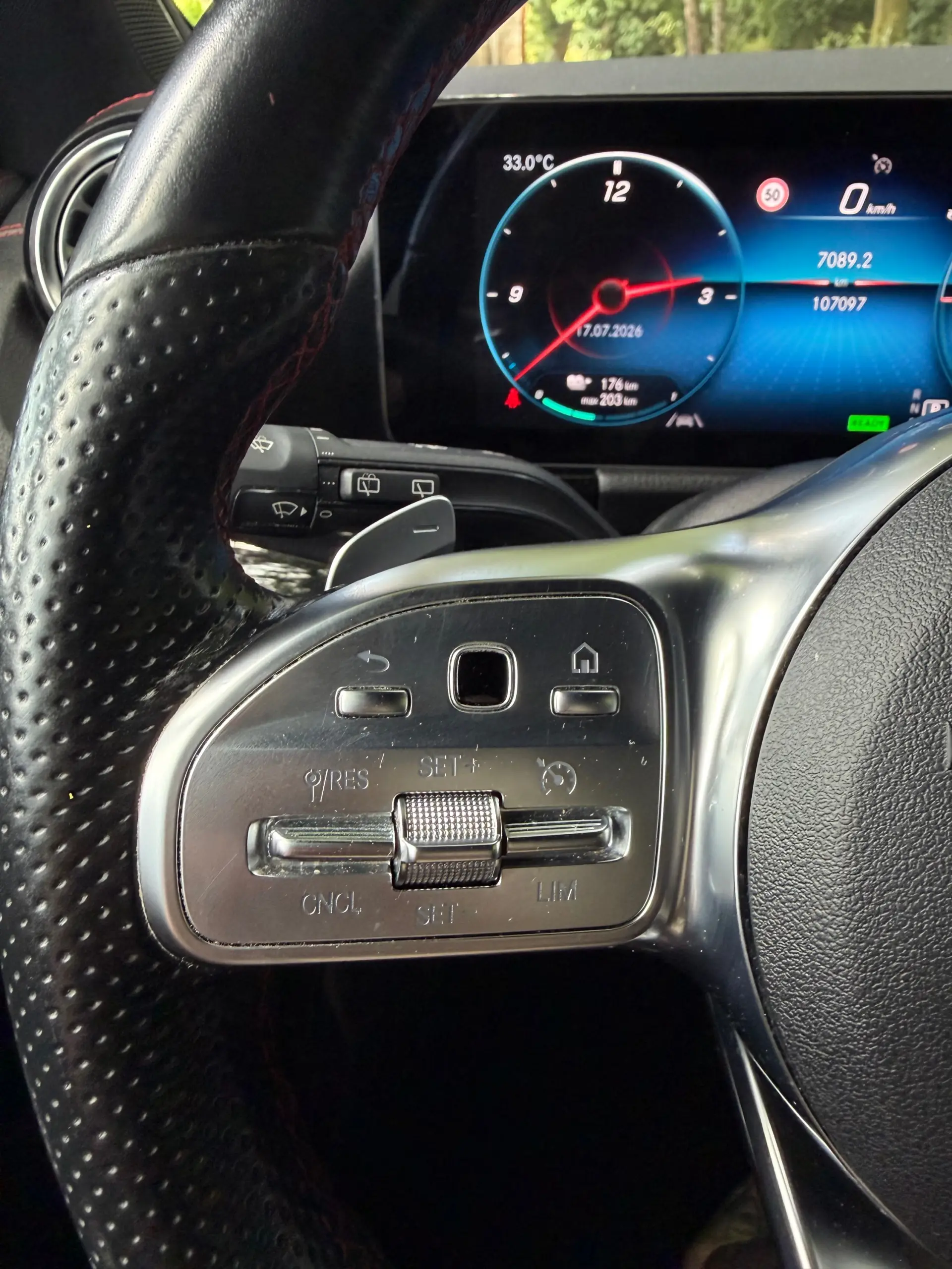 Mercedes-Benz EQA 250 AMG Line 17