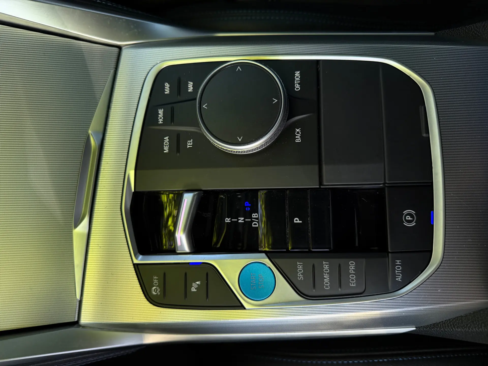 BMW i4 eDrive40 Desportiva M 27