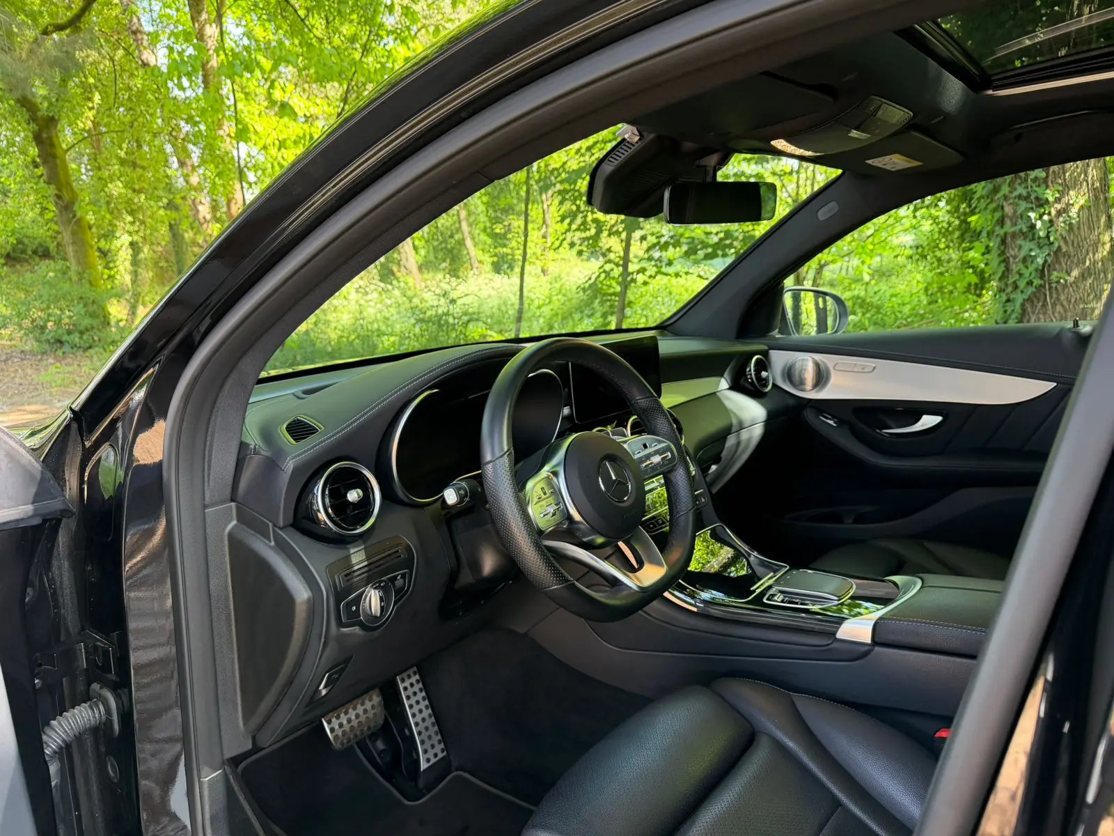Mercedes-Benz GLC 300 e Coupé 4Matic 23
