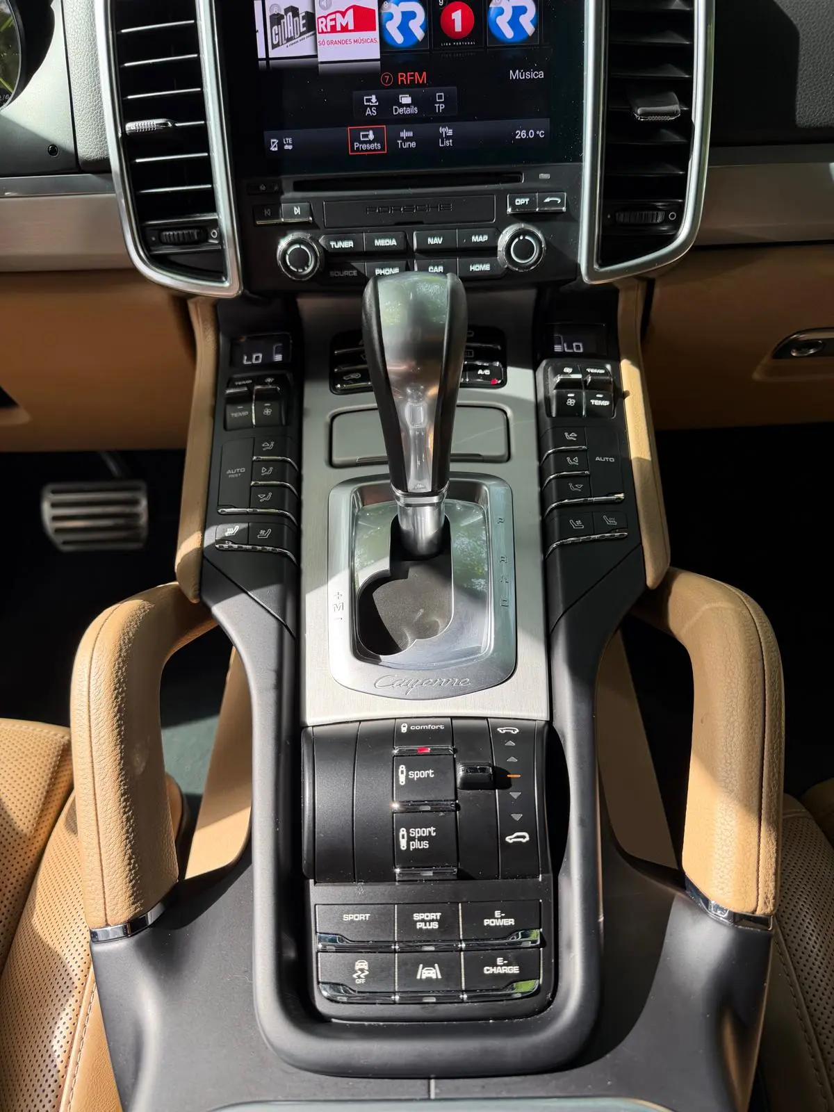 Porsche Cayenne S E-Hybrid Platinum Edition 18