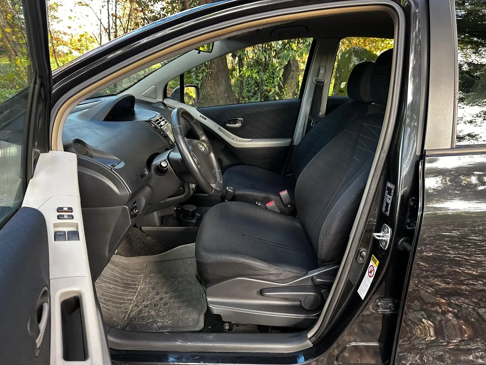 Toyota Yaris 1.0 VVT-i High Pack MM 21