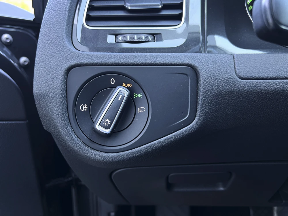 Volkswagen Golf e-Golf 23