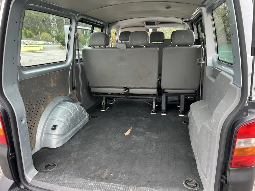 Volkswagen Transporter T5 2.5 TDI 16