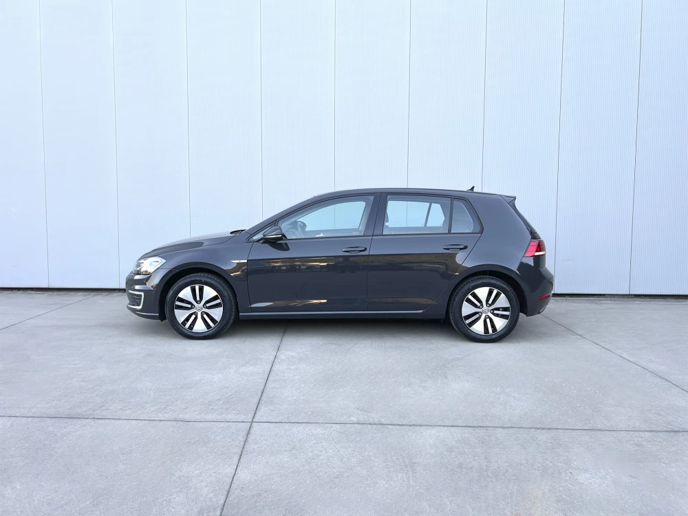 Volkswagen Golf e-Golf 10
