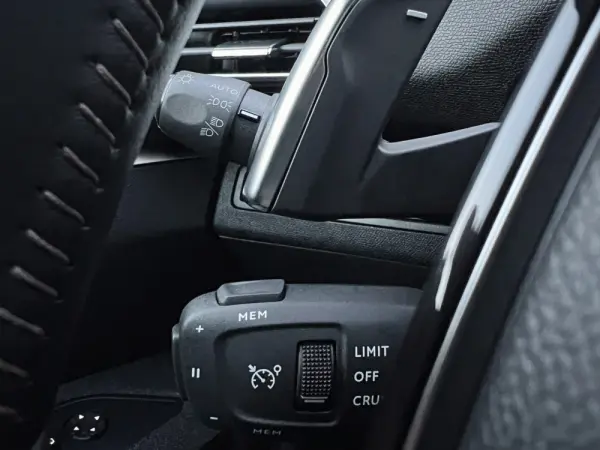 Peugeot 5008 PureTech 130 EAT8 Stop & Start Active Business-Pack 35