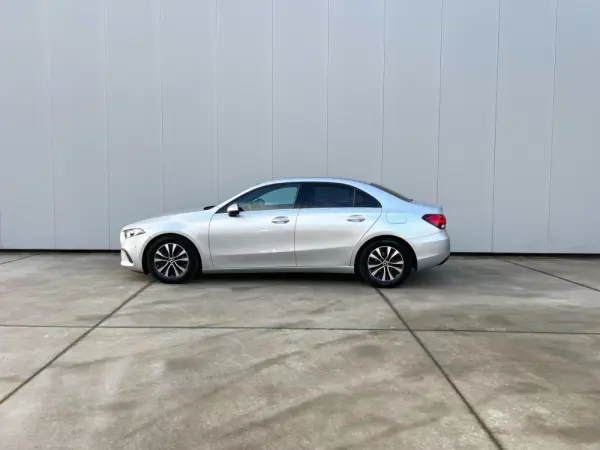 Mercedes-Benz A 180 Limousine d Business Solutions Aut. 17