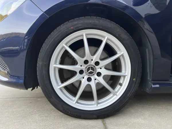 Mercedes-Benz CLA 180 d Urban 9