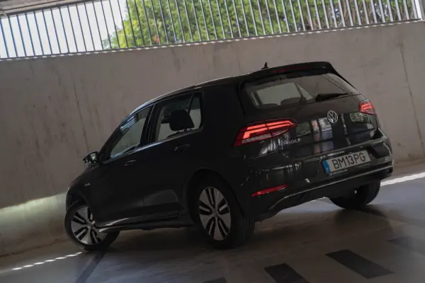 Volkswagen e-Golf AC/DC 10