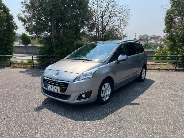 Peugeot 5008 1.6 E-HDi 7L Allure 2-Tronic 2