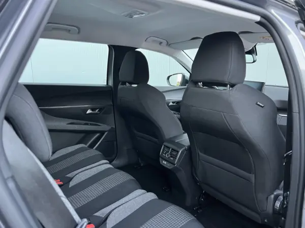 Peugeot 5008 PureTech 130 EAT8 Stop & Start Active Business-Pack 18