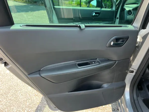 Peugeot 5008 1.6 E-HDi 7L Allure 2-Tronic 31