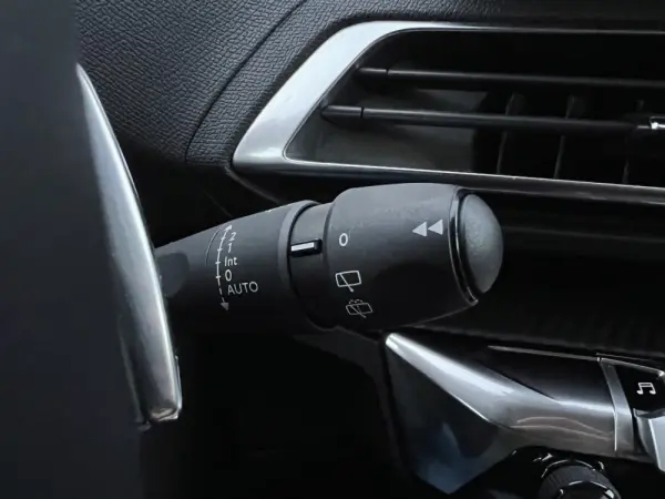 Peugeot 5008 PureTech 130 EAT8 Stop & Start Active Business-Pack 36
