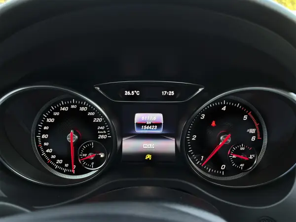 Mercedes-Benz CLA 180 d Urban 22