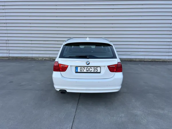 BMW 320 3 TOURING (E91) 24
