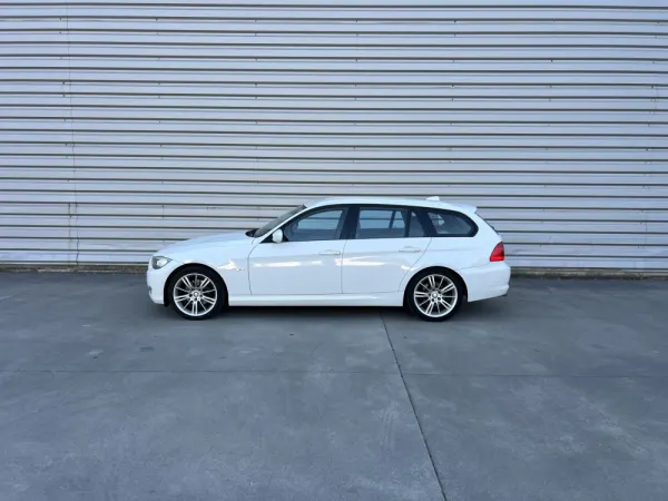 BMW 320 3 TOURING (E91) 33