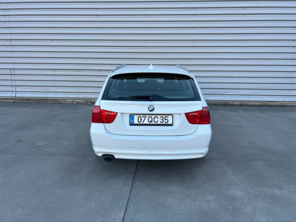 BMW 320 3 TOURING (E91) 4