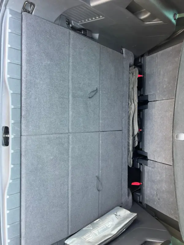 Peugeot 5008 1.6 E-HDi 7L Allure 2-Tronic 24