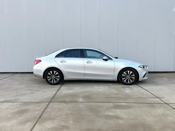 Mercedes-Benz A 180 Limousine d Business Solutions Aut. 5