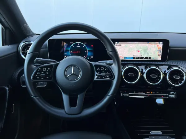 Mercedes-Benz A 180 Limousine d Business Solutions Aut. 27